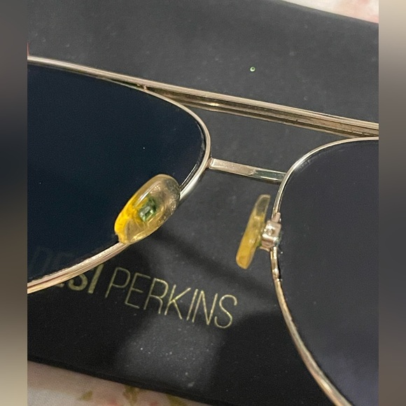 QUAY X Desi Perkins - Picture 3 of 5